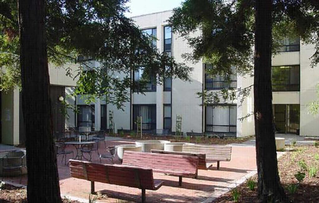 Marina Towers Annex Courtyard